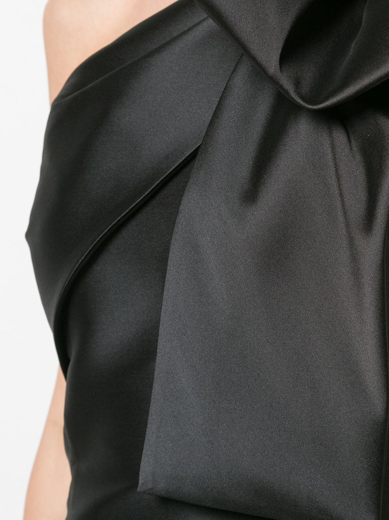 ONE-SHOULDER-MAXIKLEID MIT SCHLEIFE IN SCHWARZ