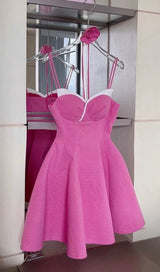 TRÄGER-MINIKLEID MIT ROSE IN HOT PINK