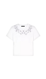 T-SHIRT MIT BLUMENVERZIERUNG 