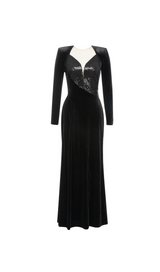 ROBE DE PROM EN VELOURS À COL DÉCOLLETÉ 