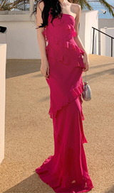 MAXIKLEID MIT RÜSCHEN IN ROSA