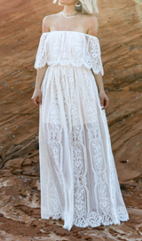 ROBE MAXI À ÉPAULES DÉNUDÉES EN DENTELLE 