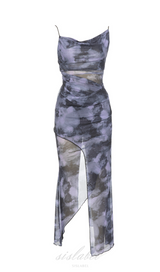 TIE-DYE-CAMI-KLEID AUS MESH MIT GESCHLITZTEM OBERSCHENKEL