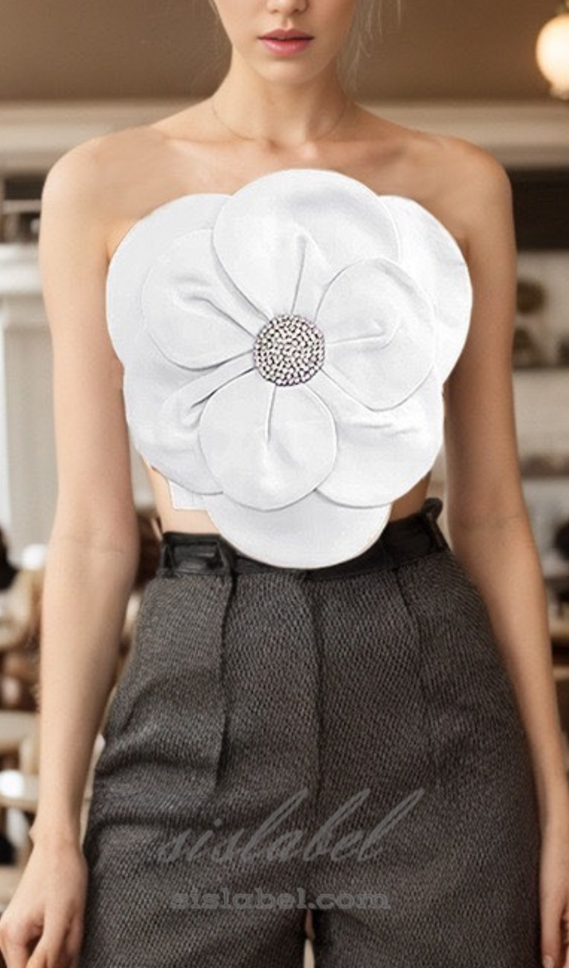 3D BLUMEN TOPS IN WEISS