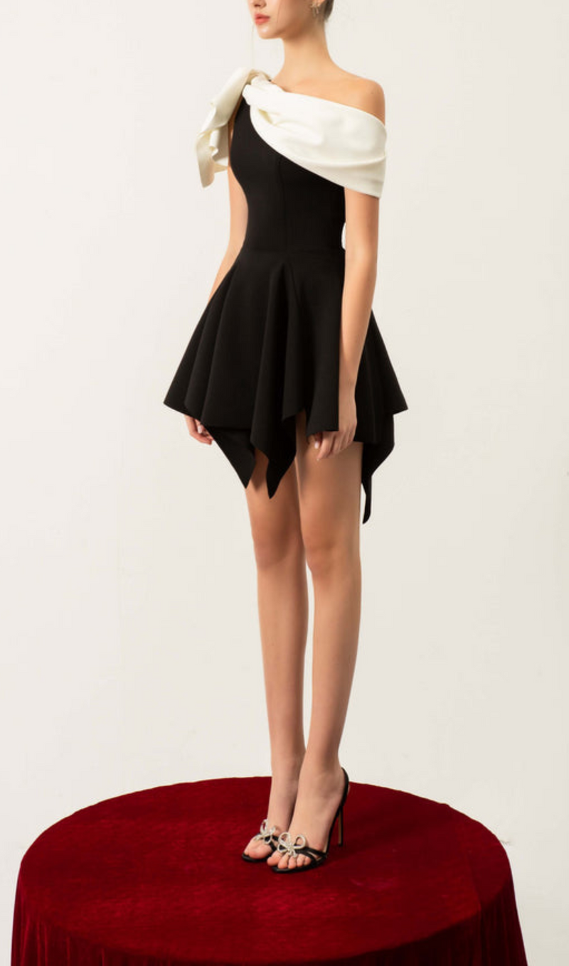 BOW ONE-SHOULDER MINI DRESS IN BLACK