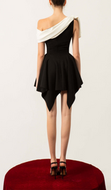 BOW ONE-SHOULDER MINI DRESS IN BLACK