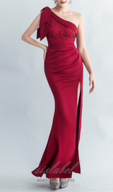 One-Shoulder embroidery High Slit Dress in red