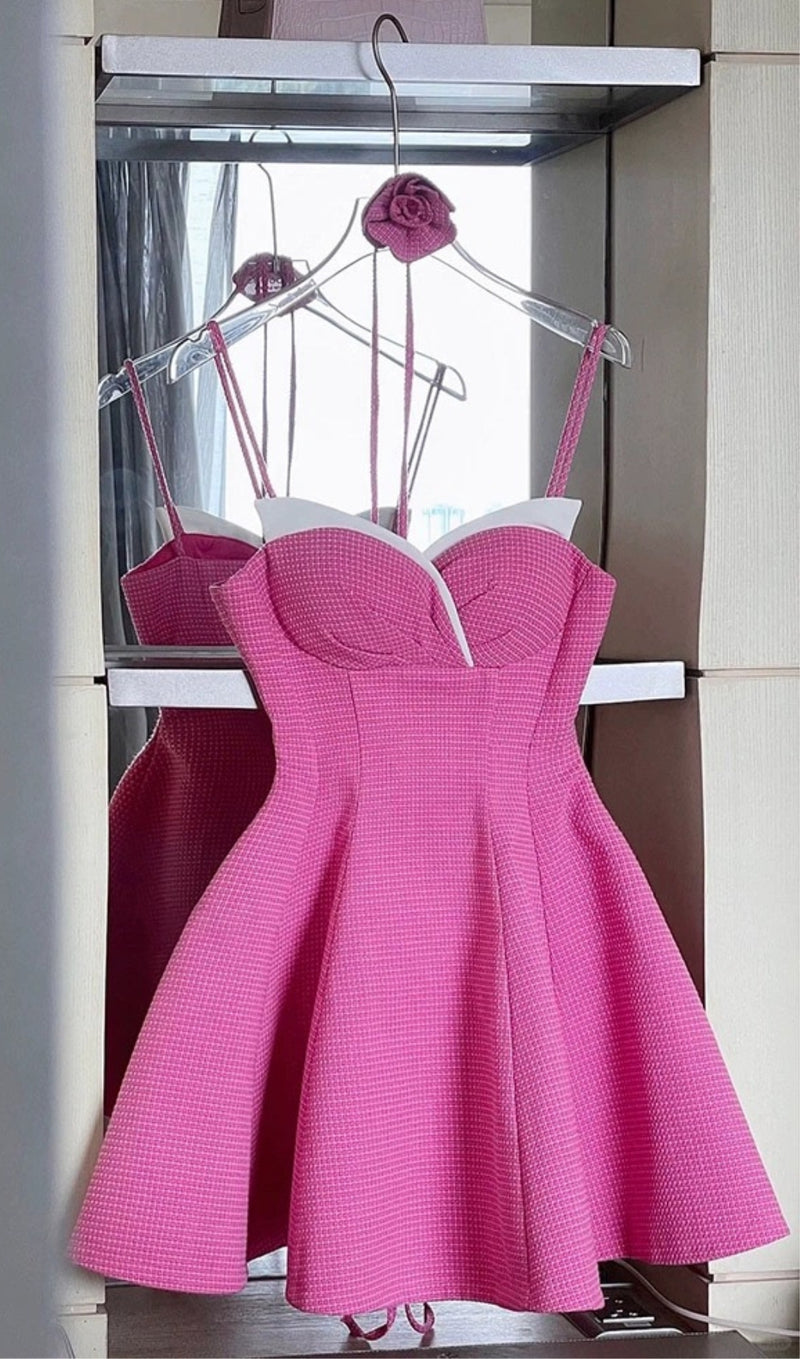 TRÄGER-MINIKLEID MIT ROSE IN HOT PINK