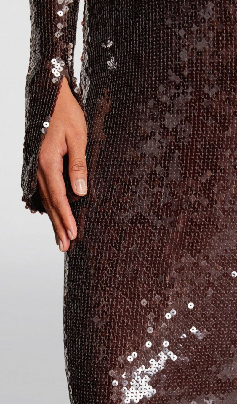 ROBE MAXI À SEQUINS DÉCOUPÉS MARRON 