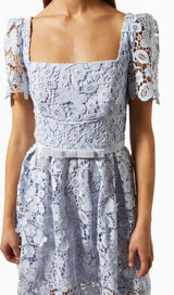 LACE MIDI DRESS IN GUIPURE