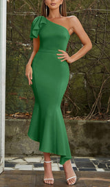 ONE SHOULDER FISHTAIL MAXI DRESS IN GREEN