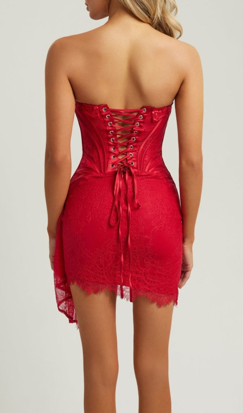 ROBE MINI SANS BRETELLES À APPLICATIONS DE DENTELLE EN ROUGE 