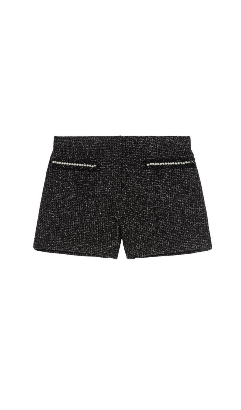 SHORT EN TWEED AVEC BORDS DE PERLES ET DE SEQUINS 