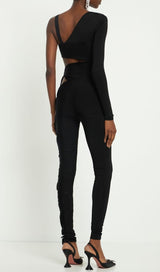 CUT OUT SINGLE-SLEEVE JUMPSUIT IN BLACK