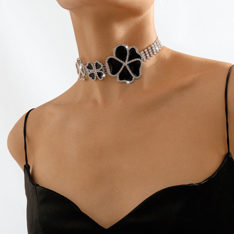 GEOMETRIC FLOWER CHOKER