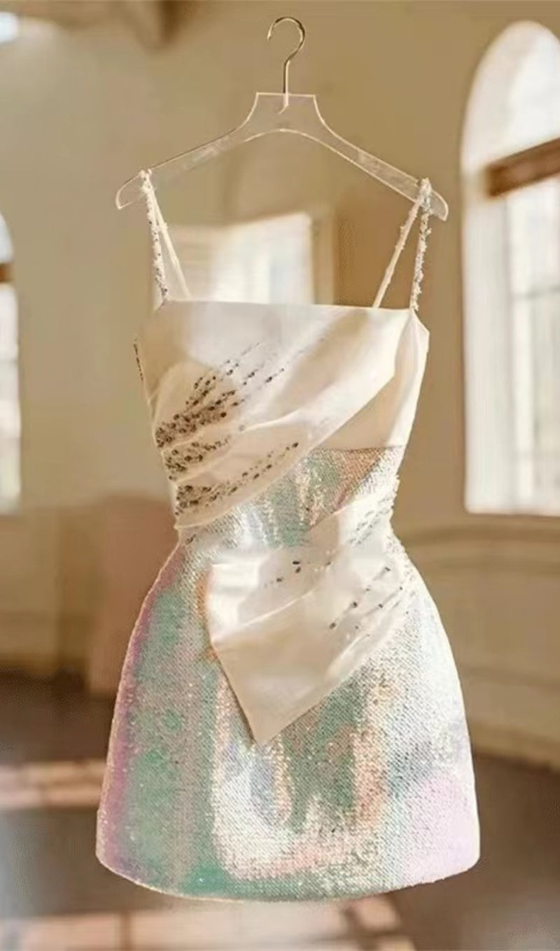 MINI-ROBE À BRIDES EN BILLES MÉTALLIQUES