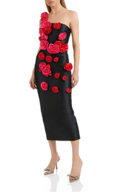 ROBE MIDI UNE ÉPAULE DÉTAIL ROSE EN NOIR