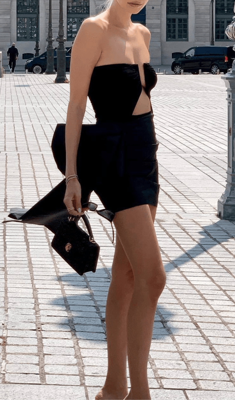 BLACK ONE-LINE LOW-CUT SEXY SLEEVELESS BACKLESS DRESS