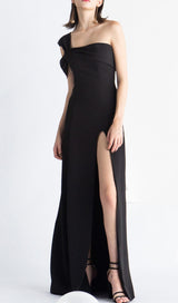 ONE-SHOULDER MOP DRESS IN BLACK