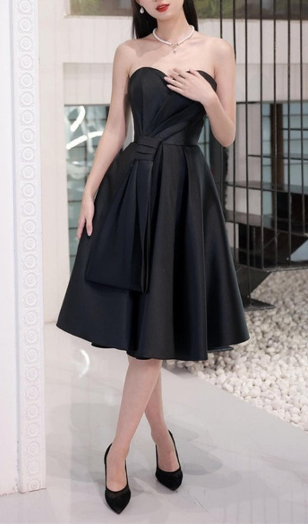 STRAPLESS SATIN MIDI DRESS IN BLACK