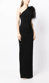 BLACK ONE-SHOULDER FEATHER MAXI DRESS