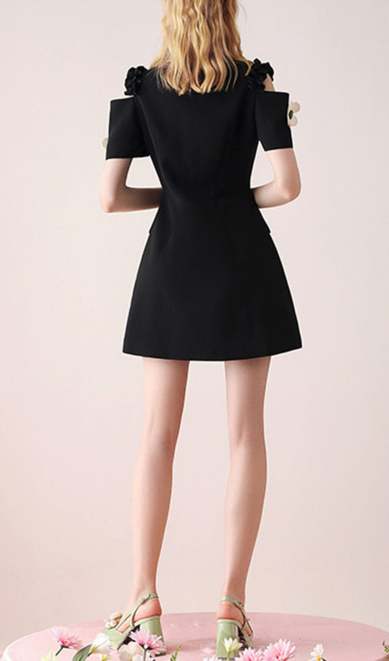 NOTCHED SHORT SLEEVE PATCHWORK APPLIQUES SINGLE BREASTED MINI DRESS