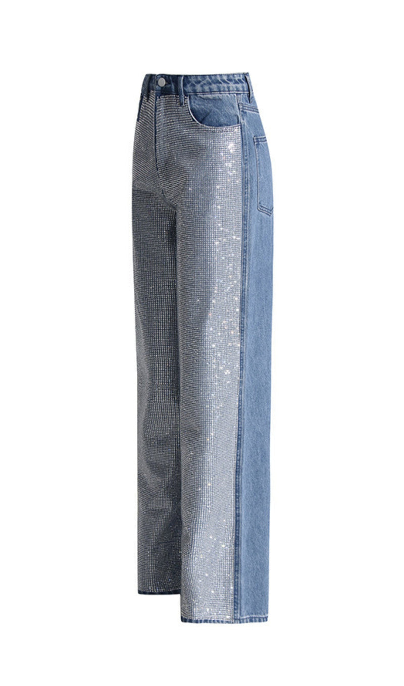 DENIMHOSE MIT STRASS-PATCHWORK