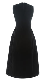 V NECK SLEEVELESS MIDI DRESS IN BLACK