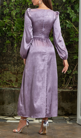 JACQUARD-MAXIKLEID MIT LATERNENÄRMELN UND GESPLITTETEN OBERSCHENKEL 