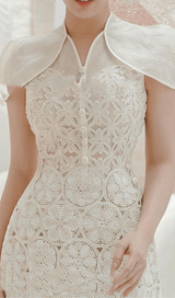 WHITE SHAWL-DESIGN LACE MINI DRESS