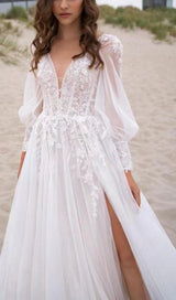 HIGH SPLIT LONG-SLEEVED WEDDING DRESS IN WHITE