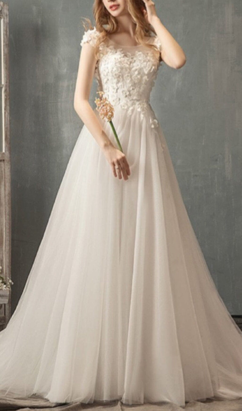 THREE-DIMENSIONAL FLOWER DRAG-TAILED WEDDING DRESS IN WHITE