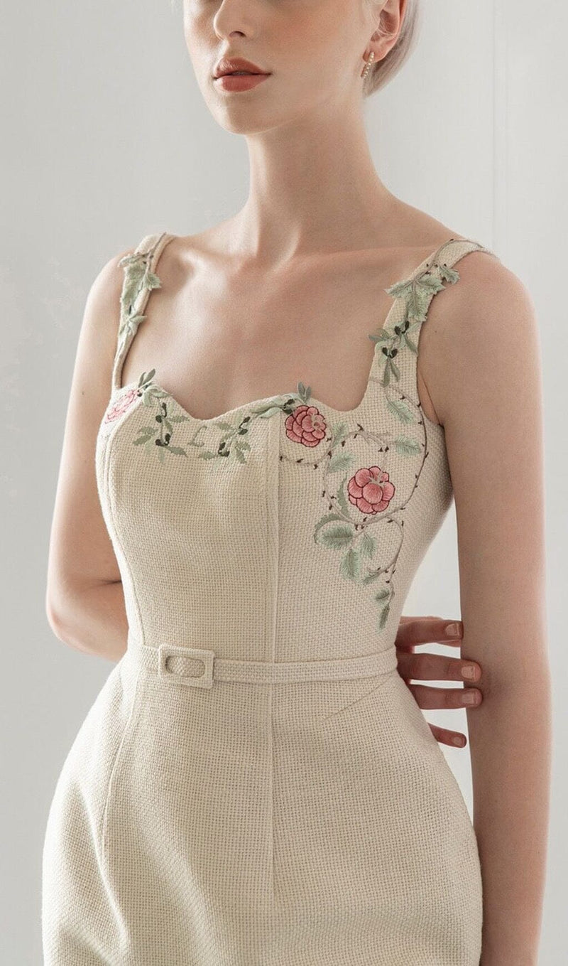 FLOWER EMBROIDERED LINEN SUSPENDER DRESS IN APRICOT