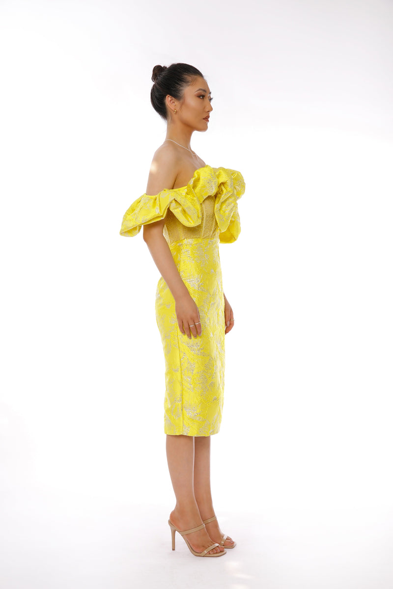 JACQUARD STRAPLESS MIDI DRESS IN YELLOW