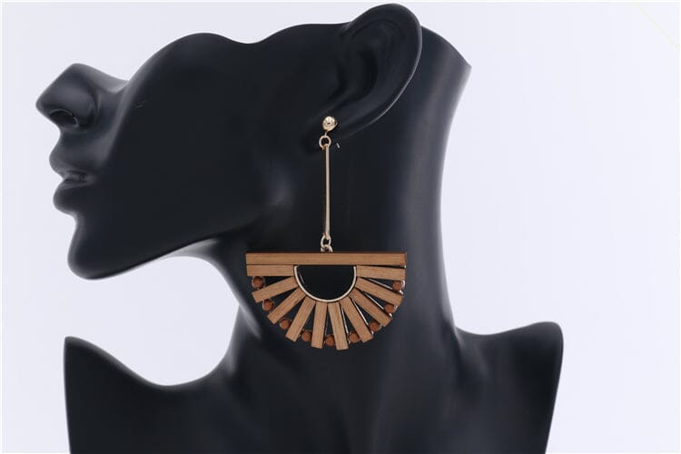 WOOD CUTOUT SCALLOPED EARRINGS