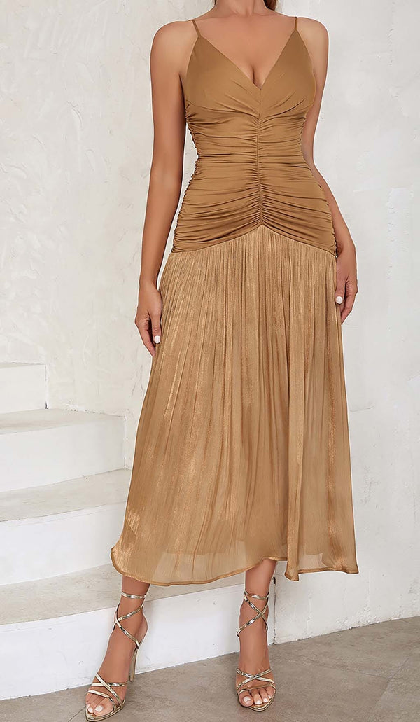 PLEATED STRAPPY MIDI DRESS IN BROWN